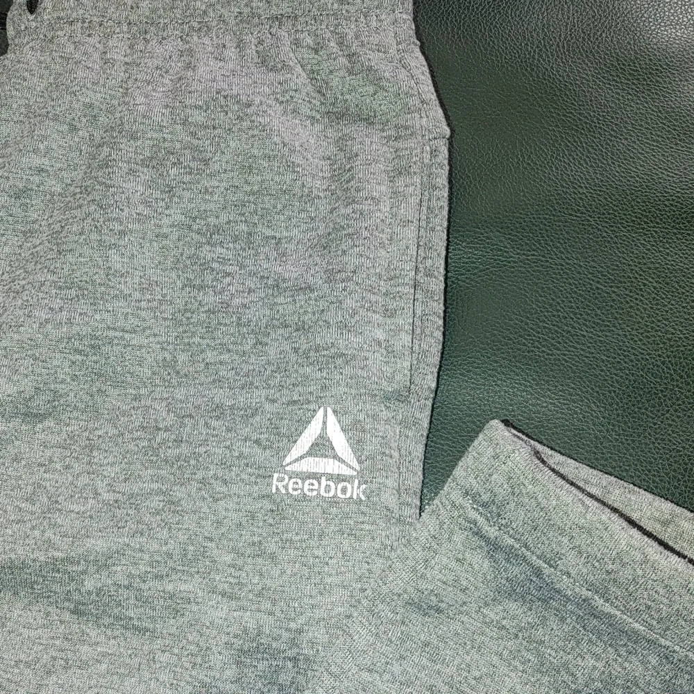 Reebok sweats - Picture 2 of 4